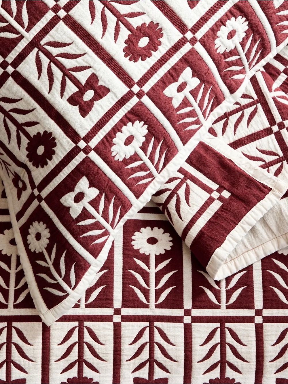 Quince NWOT Organic Cotton Jacquard Floral Coverlet in Burgundy Queen Size 967 - Picture 4 of 4